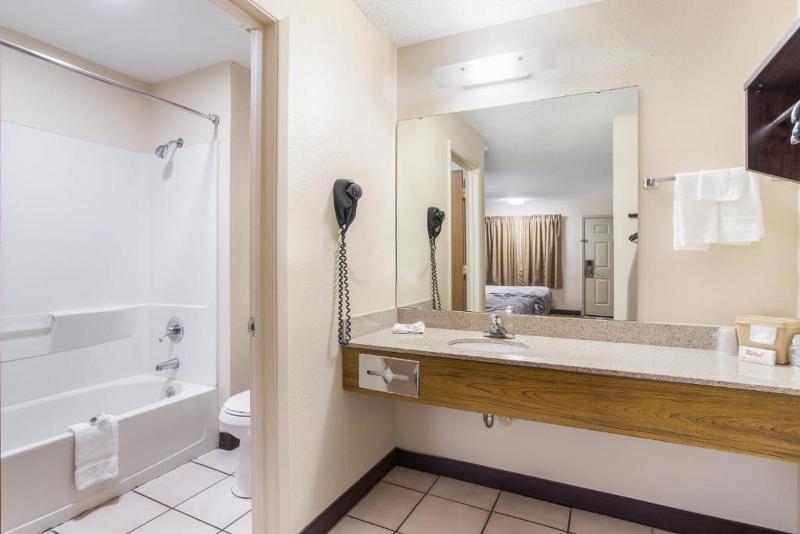 Номер Superior Кровать Кинг, Red Roof Inn Albuquerque  Midtown