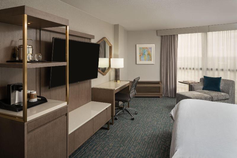 带大床的俱乐部房间, Sheraton Dallas Hotel By The Galleria