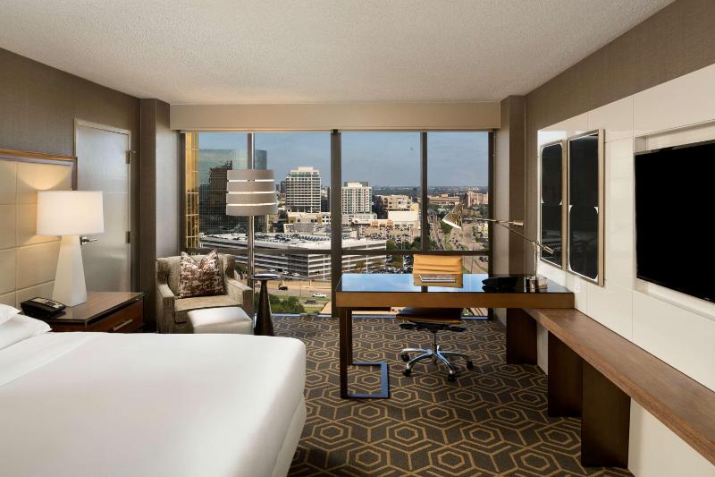 キングサイズベッドのデラックスルーム, Doubletree By Hilton Dallascampbell Centre