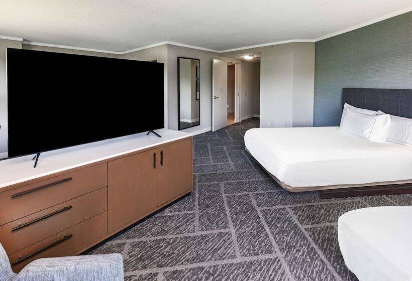 اتاق استاندارد با 2 تخت دوبل, Doubletree By Hilton Tulsa   Warren Place