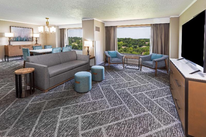 سوئیت با تخت بزرگ, Doubletree By Hilton Tulsa   Warren Place