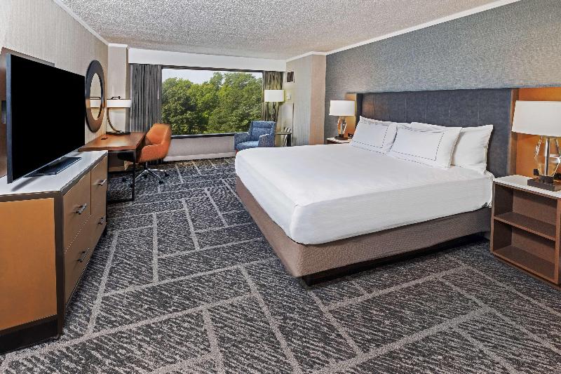 سوئیت با تخت بزرگ, Doubletree By Hilton Tulsa   Warren Place