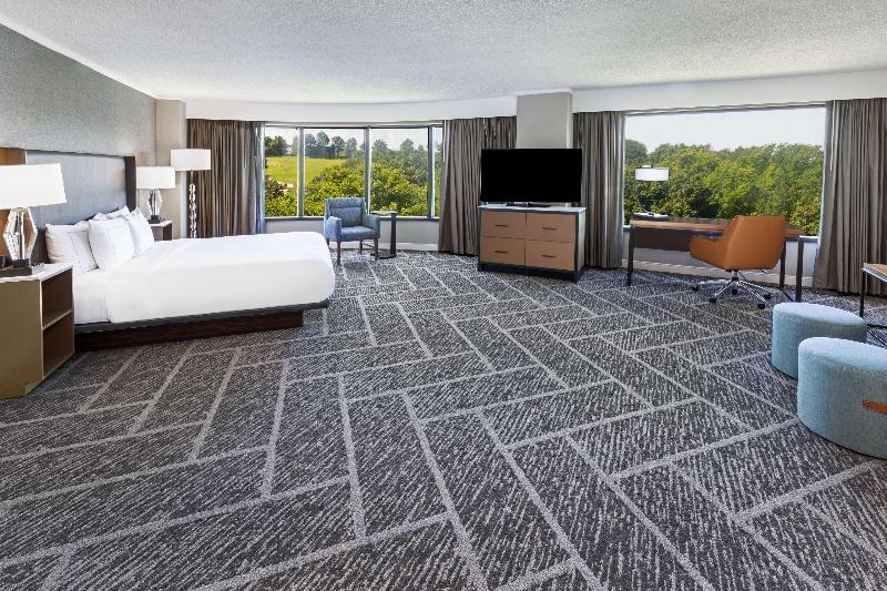 سوئیت جونیور با تخت بزرگ, Doubletree By Hilton Tulsa   Warren Place
