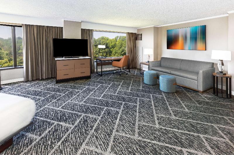 سوئیت جونیور با تخت بزرگ, Doubletree By Hilton Tulsa   Warren Place