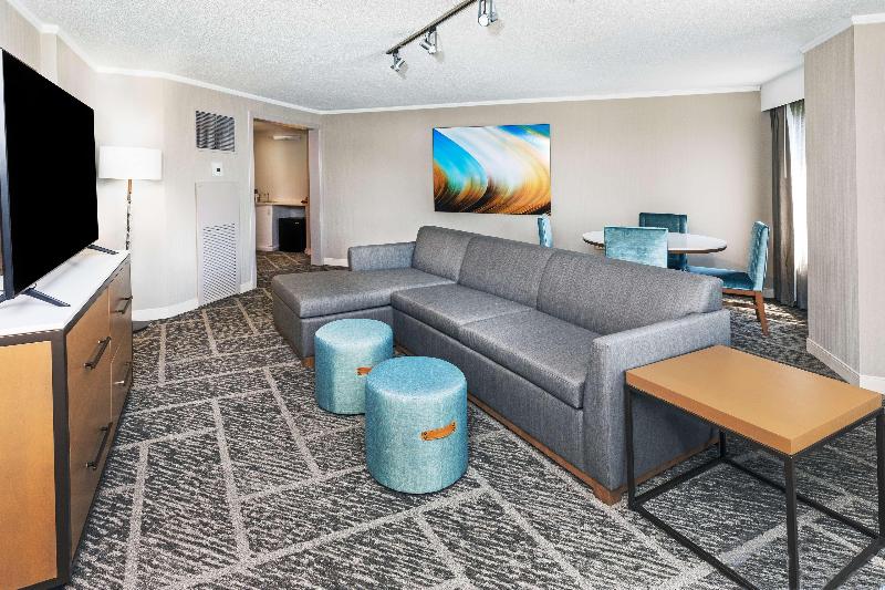 سوئیت با تخت بزرگ, Doubletree By Hilton Tulsa   Warren Place