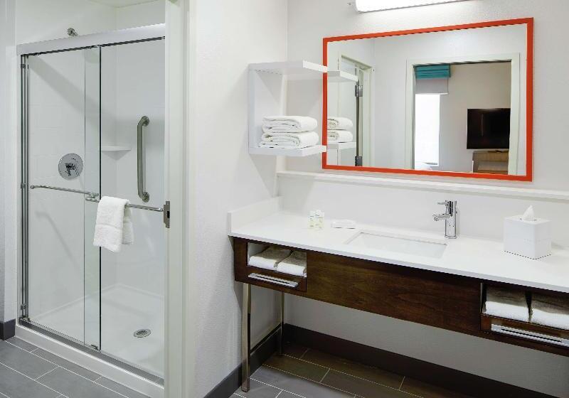 اتاق استاندارد با تخت بزرگ, Doubletree By Hilton Tulsa   Warren Place