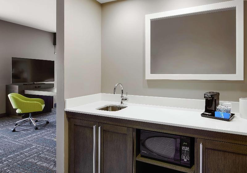 اتاق استاندارد با تخت بزرگ, Doubletree By Hilton Tulsa   Warren Place