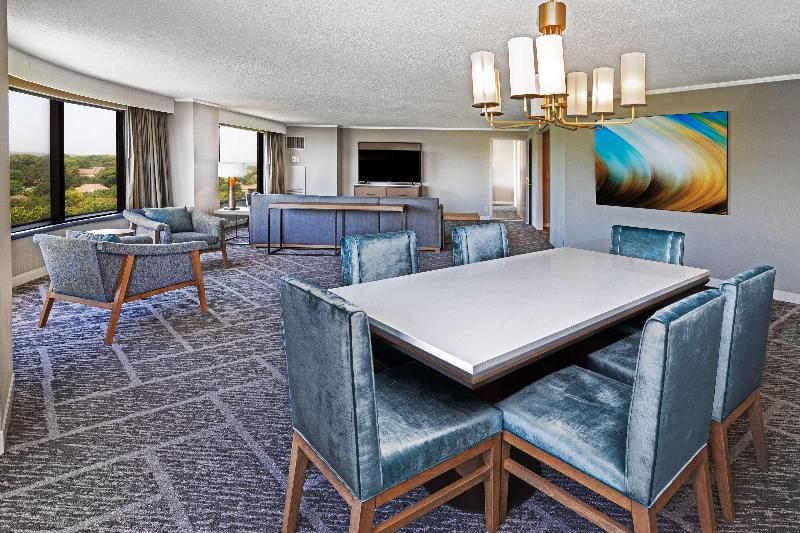 سوئیت با تخت بزرگ, Doubletree By Hilton Tulsa   Warren Place