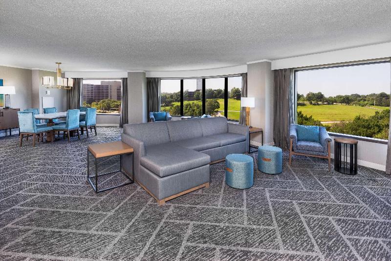 سوئیت با تخت بزرگ, Doubletree By Hilton Tulsa   Warren Place