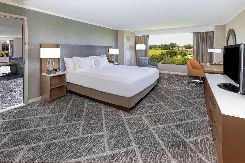 سوئیت با تخت بزرگ, Doubletree By Hilton Tulsa   Warren Place