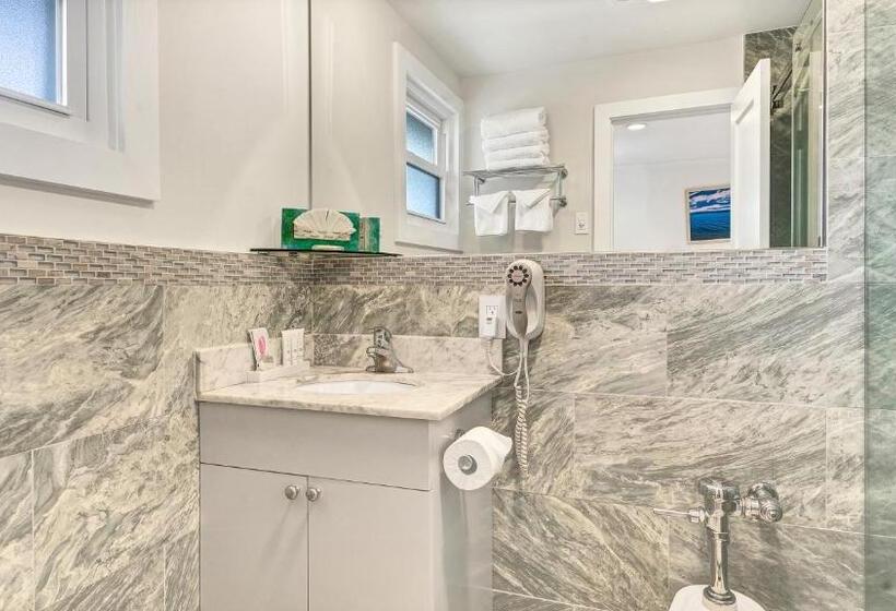 Люкс, East Hampton House Resort