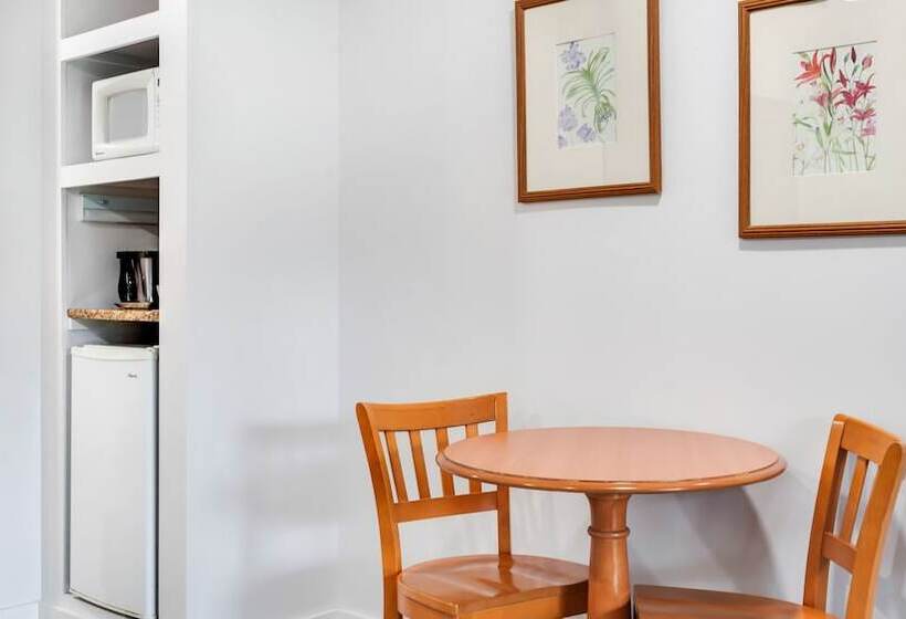 Студия Стандарт, East Hampton House Resort