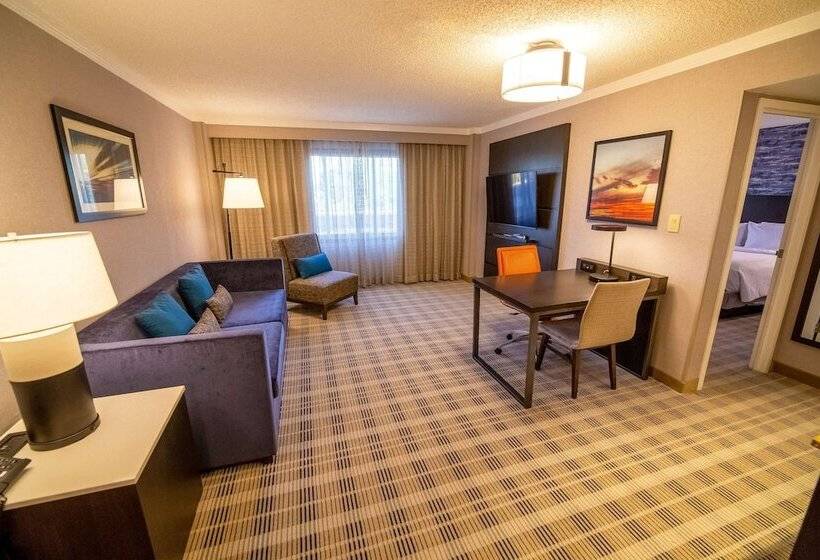 سوییت خانوادگی, Embassy Suites By Hilton Kansas City Overland Park