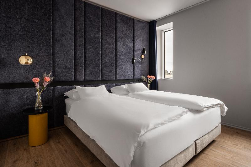 Люкс Адаптированный для Инвалидов, Zachari Dunes On Mandalay Beach, Curio Collection By Hilton