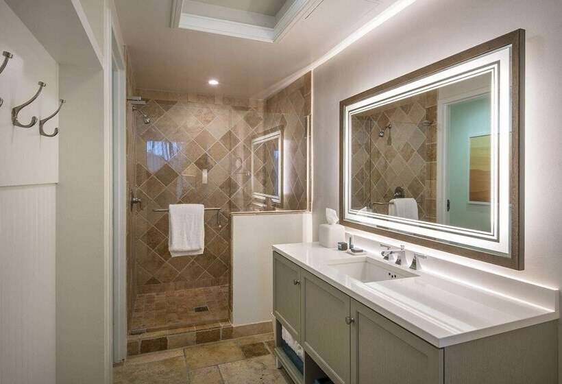 اتاق استاندارد, Hawks Cay Resort