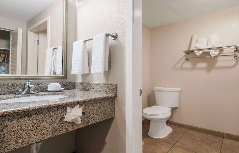 자쿠지 스위트, Best Western Plus Wine Country Inn & Suites