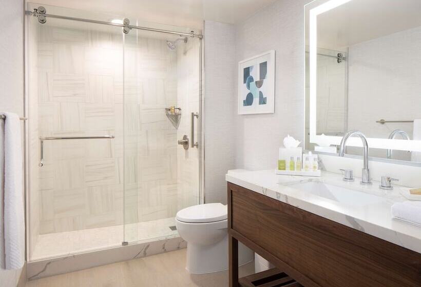 Номер Стандарт 2 Двуспальные Кровати, Hilton Santa Monica Hotel & Suites