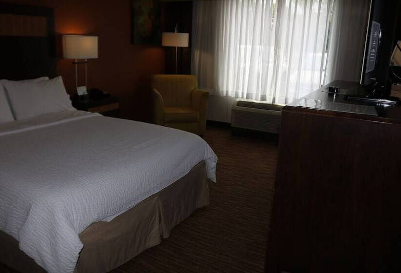 اتاق استاندارد, Comfort Inn & Suites Danbury Bethel