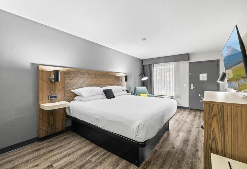 اتاق استاندارد با تخت بزرگ, Red Lion Inn & Suites Deschutes River   Bend