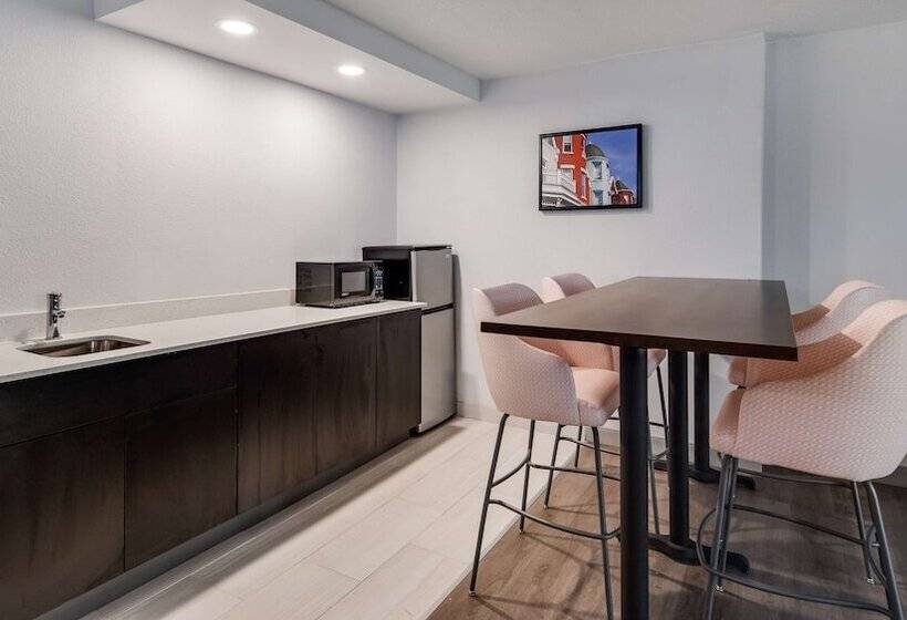 سوئیت برای معلولان, Best Western Premier Richmond City Gateway