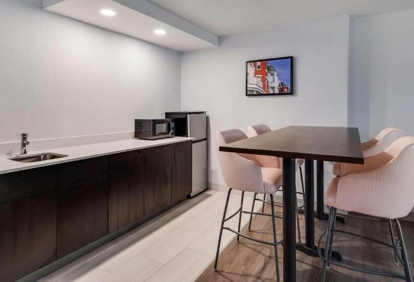 سوئیت برای معلولان, Best Western Premier Richmond City Gateway