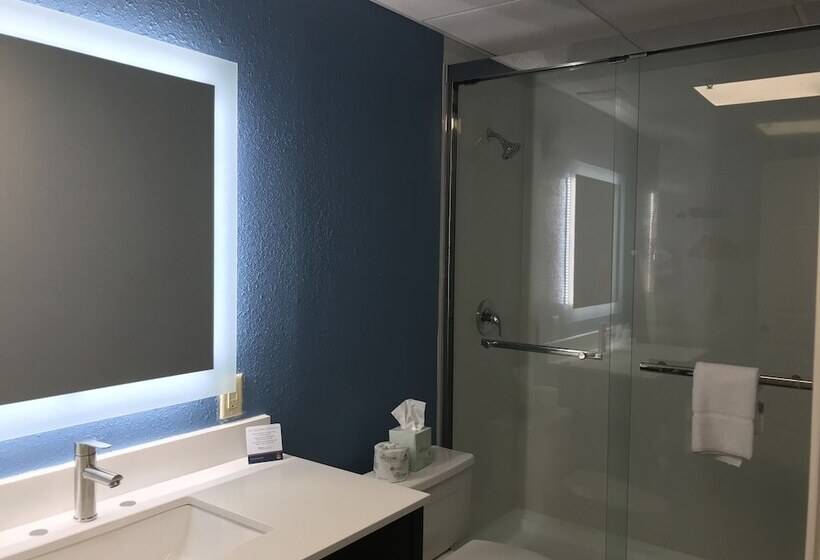 Люкс Вид на Реку, Hawthorn Extended Stay By Wyndham Chambersburg