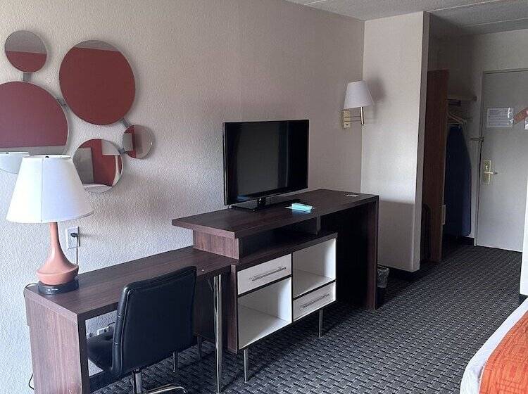 Номер Стандарт 2 Двуспальные Кровати, Howard Johnson By Wyndham Newburgh