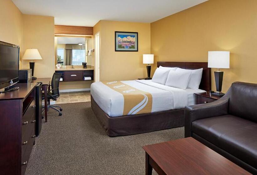 Стандартный Номер Кровать Кинг, Comfort Inn Encinitas Near Legoland