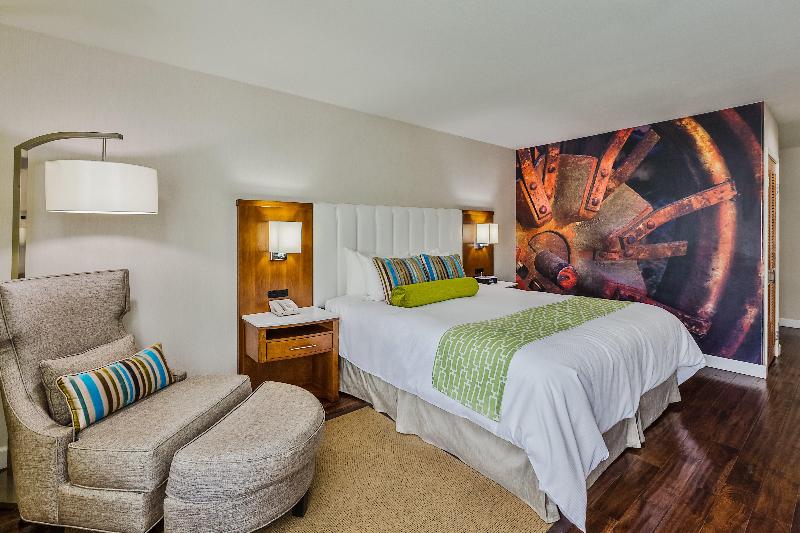 اتاق استاندارد با تخت بزرگ, Indigo Anaheim, An Ihg