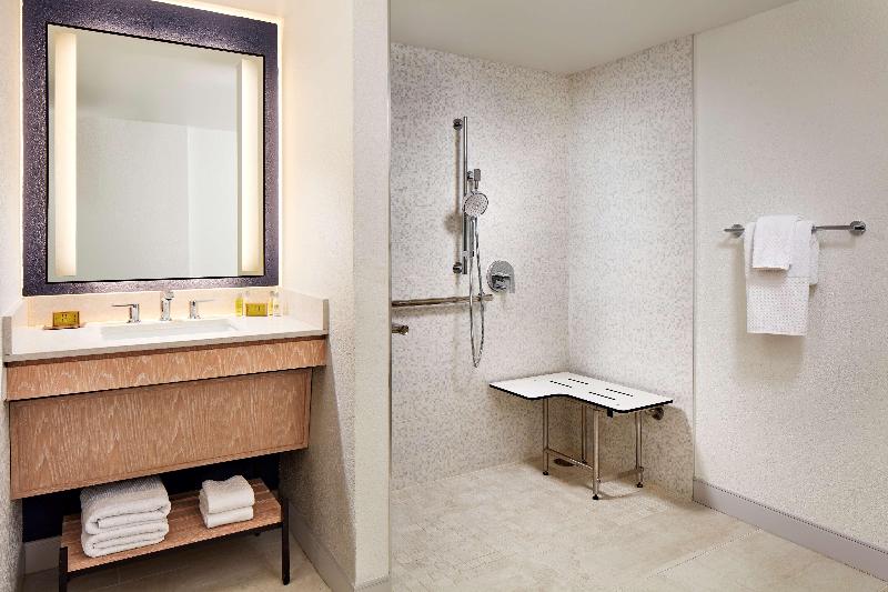 Quarto Estandar para Deficientes Físicos, Mdr Marina del Rey, a Doubletree by Hilton