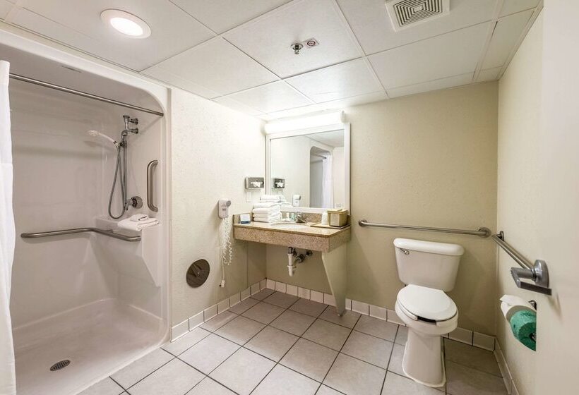 Engelliler için Süit, Quality Inn Bradley Bourbonnais