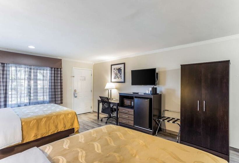 디럭스 룸, Quality Inn Escondido Downtown
