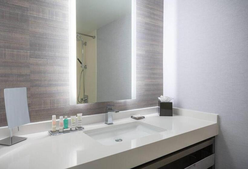 Номер Клуб Кровать Кинг, Tysons Corner Marriott