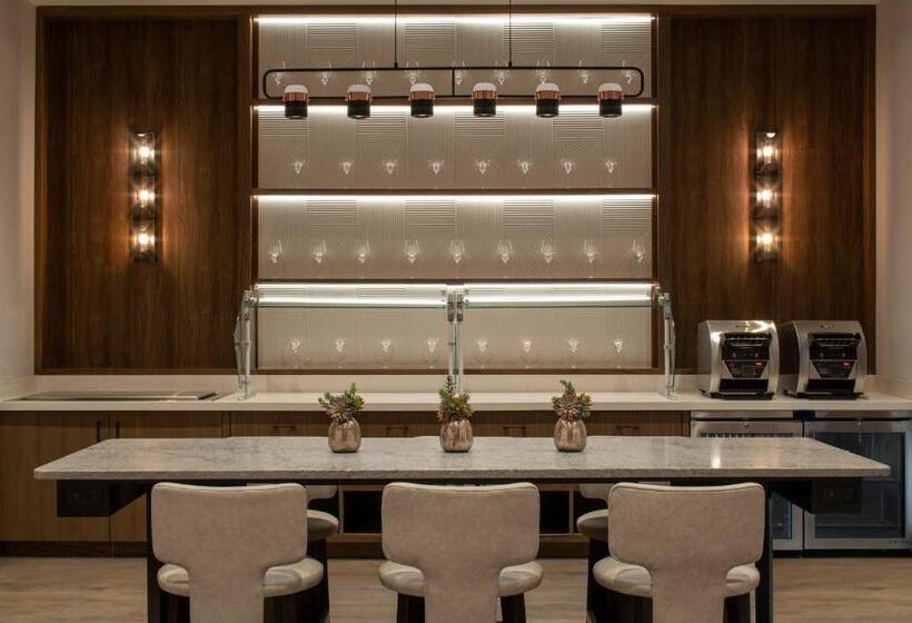Номер Executive, Tysons Corner Marriott