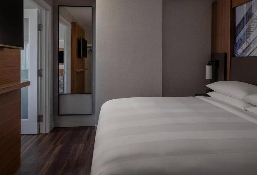 Люкс Клуб, Tysons Corner Marriott
