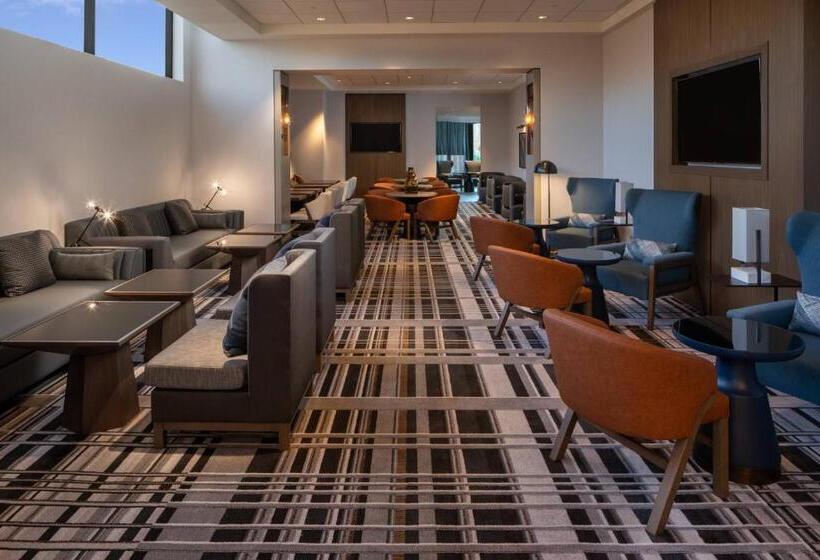 Номер Executive, Tysons Corner Marriott