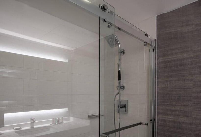 Номер Клуб, Tysons Corner Marriott