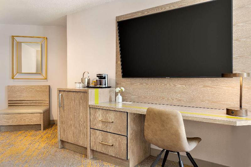 Стандартный Номер Кровать Кинг, Doubletree By Hilton Campbell  Pruneyard Plaza