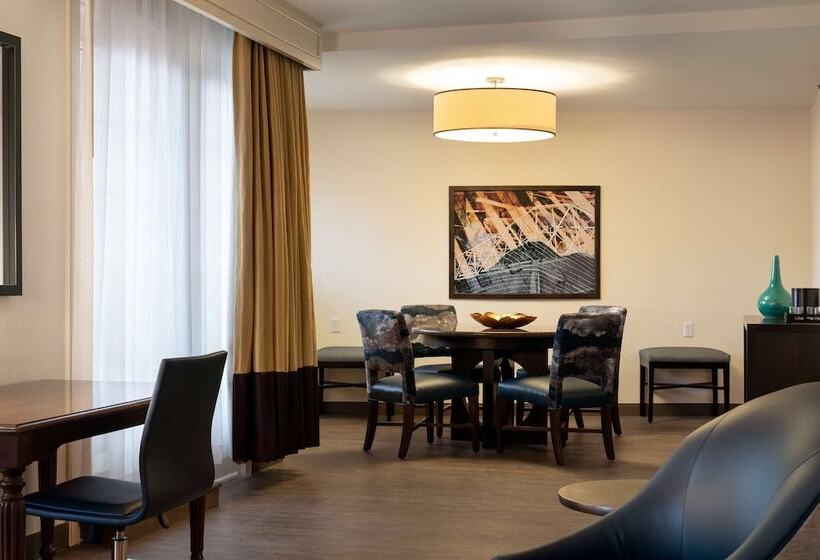 سوئیت پرزیدنت, Embassy Suites By Hilton New Orleans