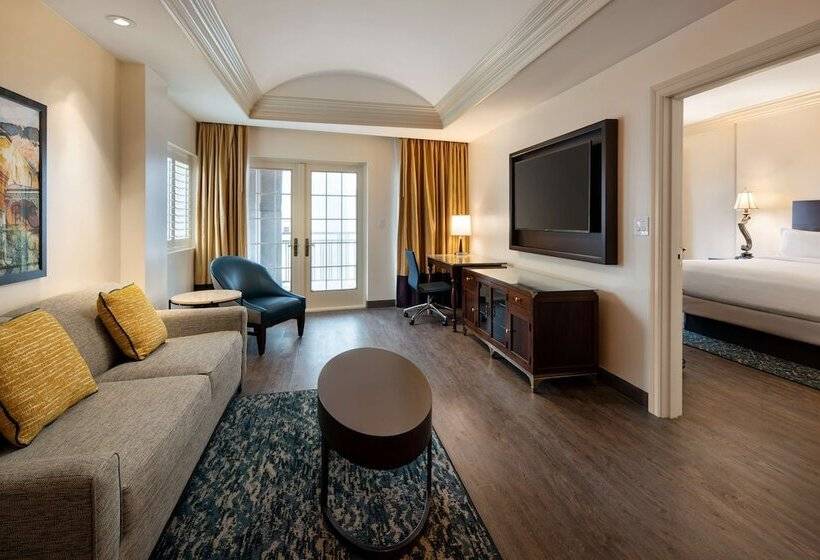 سوییت اجرایی, Embassy Suites By Hilton New Orleans