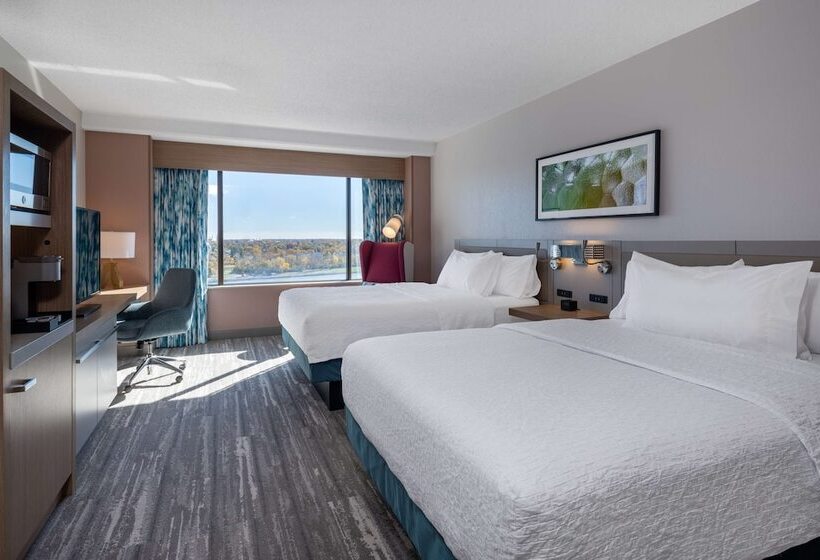 Номер Стандарт 2 Двуспальные Кровати, Hilton Garden Inn Toledo Downtown