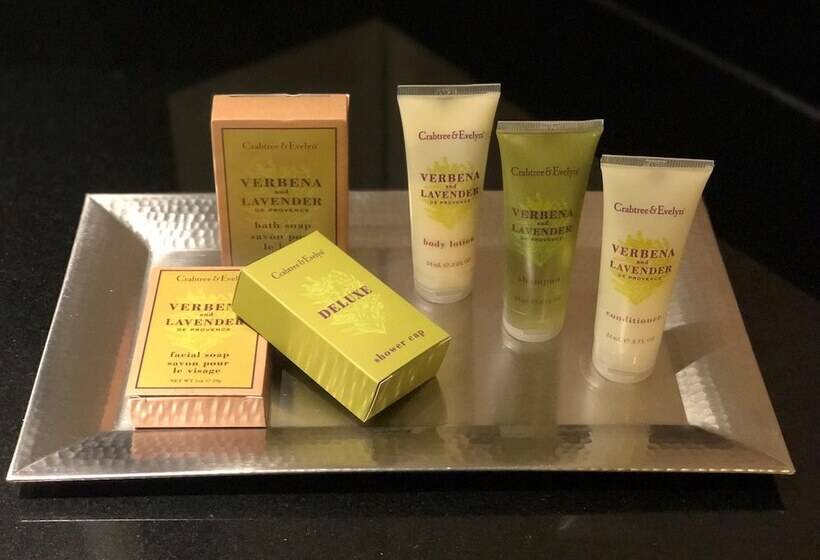 اتاق لوکس با چشم‌انداز دریا, Hilton Waikiki Beach Resort & Spa
