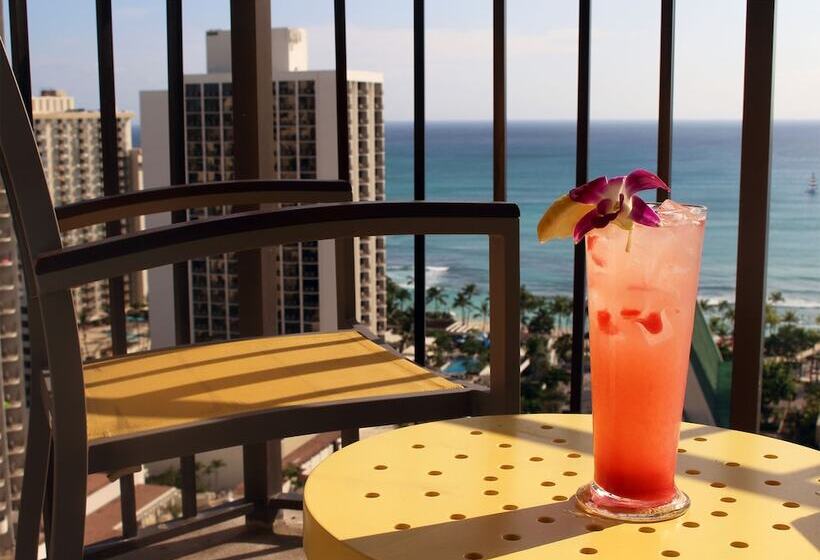 اتاق لوکس با چشم‌انداز دریا, Hilton Waikiki Beach Resort & Spa