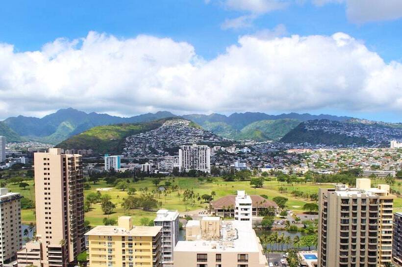 سوییت, Hilton Waikiki Beach Resort & Spa