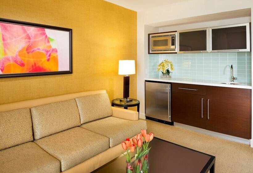 سوییت, Hilton Waikiki Beach Resort & Spa