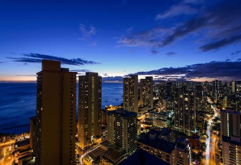 اتاق پرمیوم با چشم‌انداز دریا, Hilton Waikiki Beach Resort & Spa