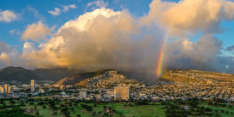 اتاق دلوکس مخصوص معلولین, Hilton Waikiki Beach Resort & Spa