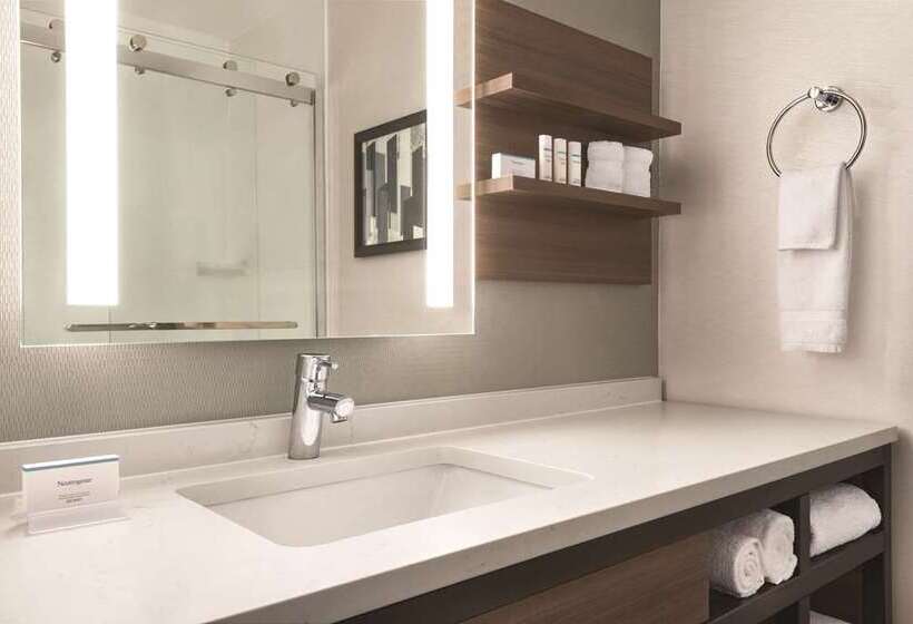 اتاق استاندارد با 2 تخت دوبل, Hilton Waikiki Beach Resort & Spa