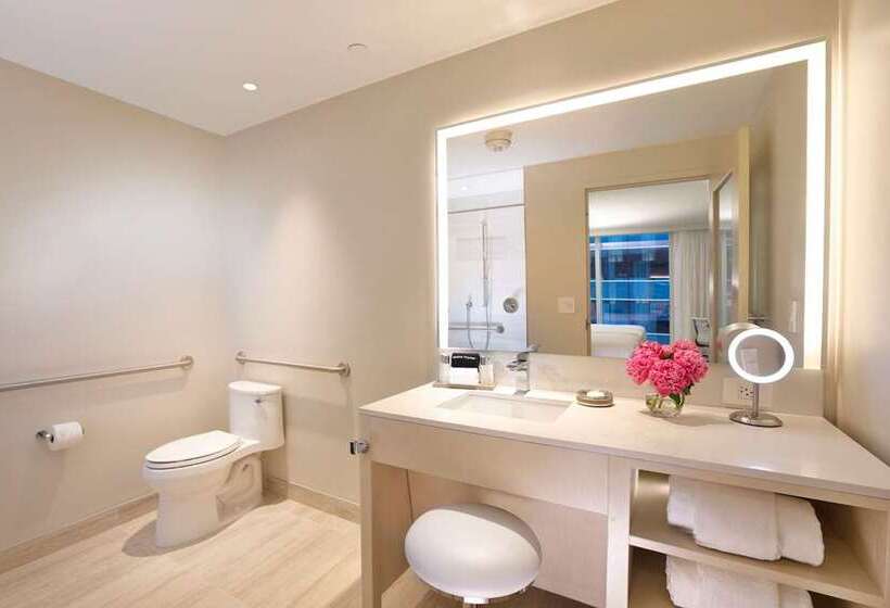 اتاق استاندارد با چشم‌انداز شهر, Hilton Waikiki Beach Resort & Spa