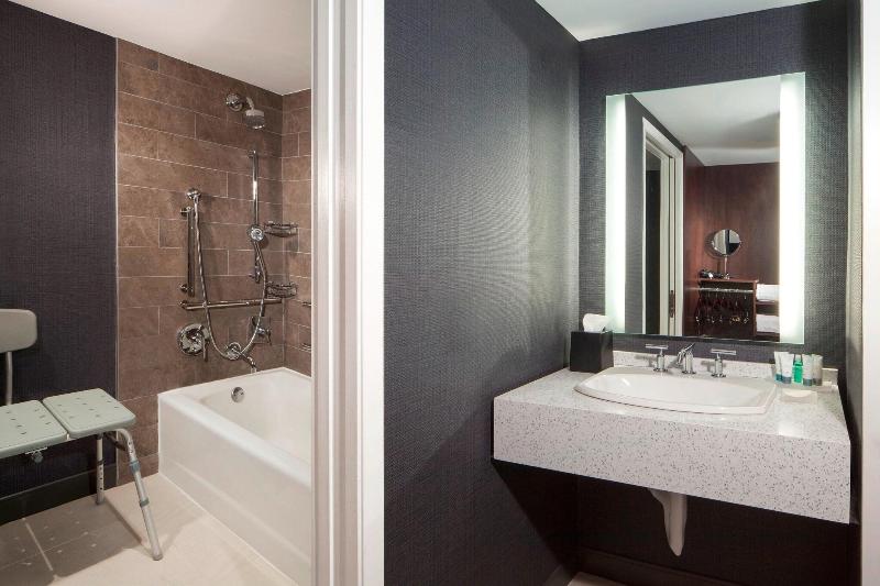 스탠다드 룸 킹사이즈 침대, The Westin Princeton At Forrestal Village